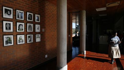 Le hall d'accueil du musée de Liliesleaf en Afrique du Sud. (GIANLUIGI GUERCIA / AFP)