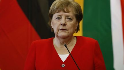 Coronavirus : la Grèce se confine ; Angela Merkel va bien