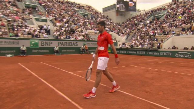 Avec deux sets d'avance, Novak Djokovic se rapproche encore un peu de la victoire en prenant le service d'Alex Molcan dans la troisième manche.