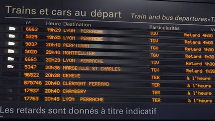  (Un peu moins de 9 trains sur 10 arrivent à l'heure © MaxPPP)