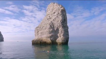 Étretat : l'incroyable défi de Stéphane Krause, nageur en eau libre (FRANCE 2)