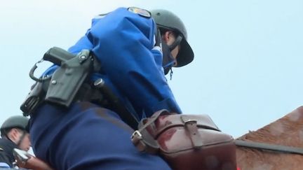 La garde républicaine à&nbsp;Issy-les-Moulineaux dans les Hauts-de-Seine (france 2)