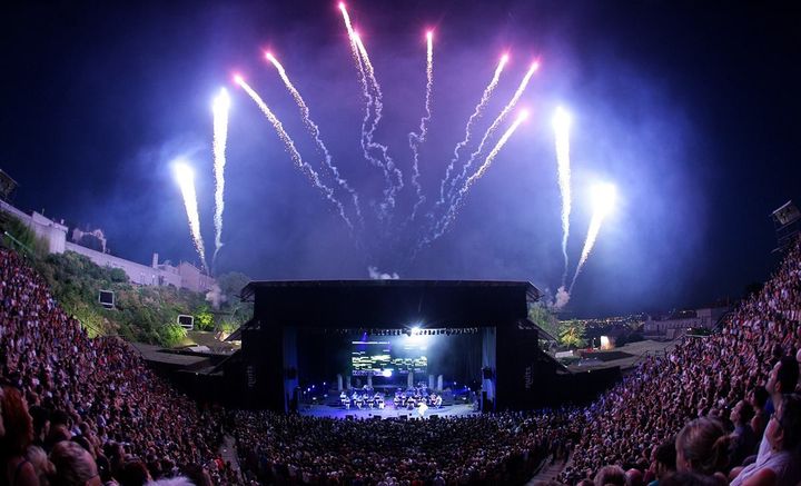 Un feu d'artifice pendant le concert de Björk
 (LoLL Willems)