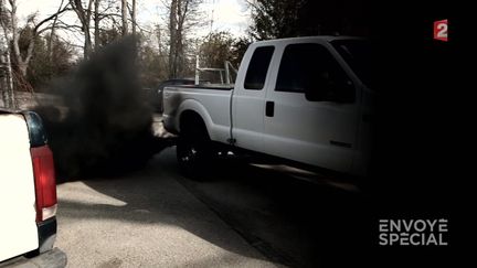 Envoyé spécial. Le "rolling coal", quand la raison part en fumée