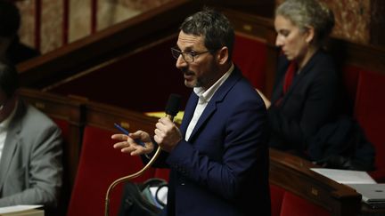 Matthieu Orphelin, ci-contre à l'Assemblée nationale&nbsp;le 4 février 2020. (THOMAS SAMSON / AFP)