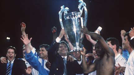 La statue devrait représenter Bernard Tapie entouré de six joueurs le soir de la victoire en Ligue des Champions le 26 mai 1993. (SVEN SIMON / SVENSIMON)