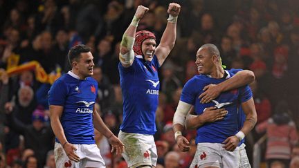 Le XV de France célèbre une action lors du match contre le Pays de Galles, à Cardiff le 22 février 2020.&nbsp; (ANNE-CHRISTINE POUJOULAT / AFP)