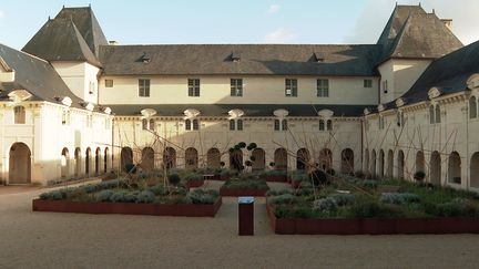 L'abbaye de Fontevraud dans le Maine-et-Loire propose son parcours artistique de Noël (France 3 Pays-de-la-Loire)