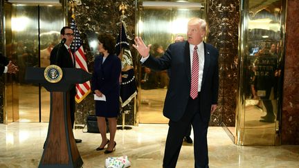 Le président des Etats-Unis, Donald Trump, après une conférence de presse à la Trump Tower, à New York, le 15 août 2017. (JIM WATSON / AFP)