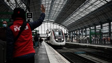 La gare de Bordeaux (Gironde), le 25 novembre 2021.&nbsp; (PHILIPPE LOPEZ / AFP)