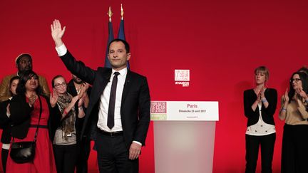 Le candidat socialiste à l'élection présidentielle, Benoît Hamon, le soir du premier tour du scrutin, le 23 avril 2017, à la Maison de la Mutualité à Paris.&nbsp; (PHILIPPE LOPEZ / AFP)