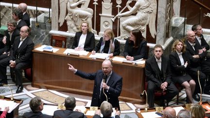 Le ministre du Budget, Bernard Cazeneuve, le 19 novembre 2013 &agrave; l'Assembl&eacute;e nationale, &agrave; Paris. (ERIC FEFERBERG / AFP)