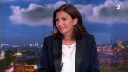 Paris : Anne Hidalgo veut "tourner la page" après la démission de Bruno Julliard