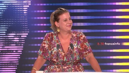 Mathilde Panot, cheffe du groupe La France insoumise à l'Assemblée nationale, était lundi 18 juillet l’invitée du 8h30 franceinfo.&nbsp; (FRANCEINFO / RADIOFRANCE)