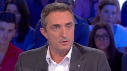 Le candidat FN &agrave; la mairie de Marseille (Bouches-du-Rh&ocirc;ne), St&eacute;phane Ravier, sur le plateau de Canal+, le 28 septembre 2013. (CANAL + )