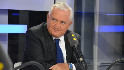 Jean-Pierre Raffarin,&nbsp;ancien premier ministre et sénateur LR de la Vienne. (RADIO FRANCE / JEAN-CHRISTOPHE BOURDILLAT)