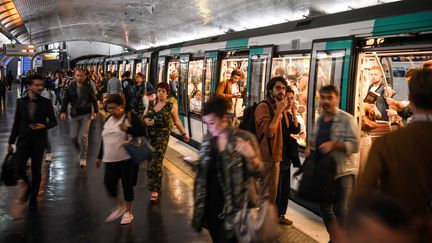 Dans le métro parisien, le 12 septembre 2019. (ERIC FEFERBERG / AFP)