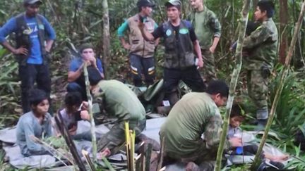 Samedi 10 juin, quatre enfants âgés de 1 à 13 ans ont été retrouvés en Colombie, après avoir survécu pendant 40 jours seuls dans la jungle amazonienne. (FRANCEINFO)