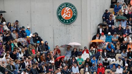 Des spectateurs lors du tournoi de Roland Garros 2019. (THOMAS SAMSON / AFP)