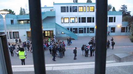 La cour du collège Guy-Moquet à Gennevilliers (Hauts-de-Seine) le 10 octobre 2016. (OLIVIER BUREAU / MAXPPP)