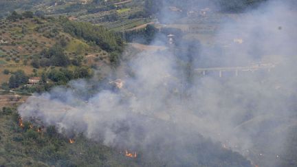 Le site du crash de deux avions militaires italiens, mardi 19 ao&ucirc;t 2014 pr&egrave;s&nbsp;d'Ascoli Piceno (Italie). (SANDRO PEROZZI / AP / SIPA)