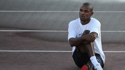 L'international fran&ccedil;ais Eric Abidal, ici au stade de Barcelone,&nbsp;a d&eacute;j&agrave; &eacute;t&eacute; op&eacute;r&eacute; d'une greffe du foie en mars 2011. (FRANCK FIFE / AFP)