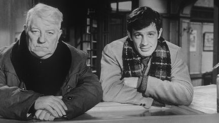 Jean-Paul Belmondo et Jean Gabin dans "Un singe en hiver", d'Henri Verneuil (1962) (MARCEL DOLE / CIT? FILMS)