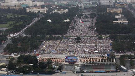 L'arm&eacute;e de l'air philippine a pris des photographies de la messe du pape &agrave; Manille (Philippines), dimanche 18 janvier 2015.&nbsp; (PHILIPPINE AIR FORCE / AFP)