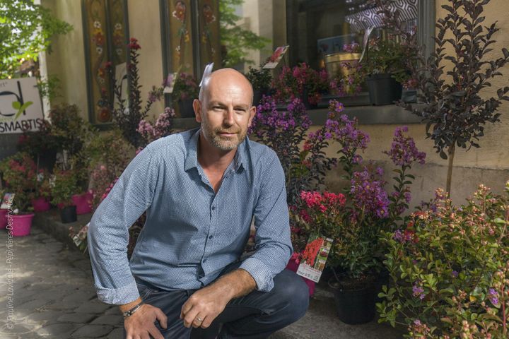 Patrick Chassagne, gérant des pépinières Desmartis (Dordogne).&nbsp; (ISABELLE MORAND / RADIO FRANCE / FRANCE INFO)