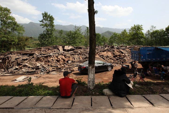 Situ&eacute;e tr&egrave;s pr&egrave;s de l'&eacute;picentre du s&eacute;isme dans la ville de Ya'an, la maison de ces Chinois a &eacute;t&eacute; totalement d&eacute;truite.&nbsp; ( AFP )