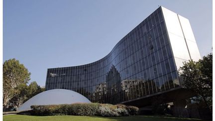 L&#039;architecte, aux sympathies communistes, s&#039;est réfugié en France pendant la dictature militaire. Le bâtiment de la place du colonel Fabien est construit en forme de S, comme l&#039;immeuble Copan de São Paulo. Une coupole abrite la salle du Conseil national, ex-comité central du parti.Christophe Ena/AP/SIPA 
 (Christophe Ena/AP/SIPA )