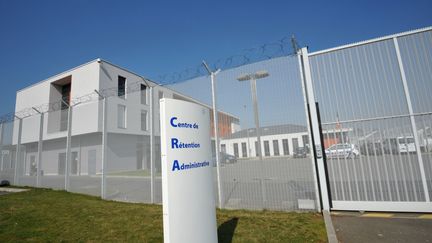 Le centre de rétention administrative de Rennes (Ile-et-Vilaine), le 15 mars 2012.&nbsp; (FRANK PERRY / AFP)