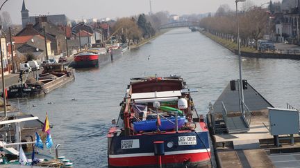 &nbsp; (Long de 106 kilomètres entre Compiègne et Marquion, près de Cambrai, le canal Seine-Nord doit permettre de relier l'Ile-de-France aux grands ports belges et hollandais © Maxppp)