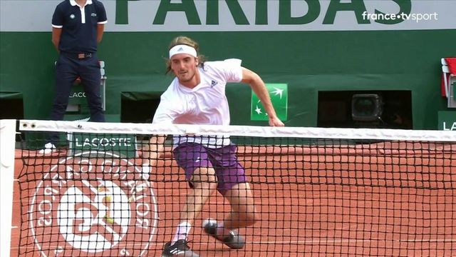 2e tour : conclusion parfaite de Tsitsipas au filet