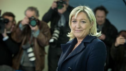 Marine Le Pen vote pour le second tour des &eacute;lections d&eacute;partementales, le 29 mars 2015, &agrave; H&eacute;nin-Beaumont (Pas-de-Calais). (MICHAEL BUNEL / NURPHOTO / AFP)