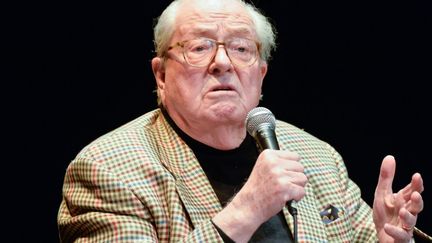 Le pr&eacute;sident d'honneur du Front national, Jean-Marie Le Pen, lors d'un meeting &agrave; Pontoise (Oise), le 24 mars 2015. (FRANCOIS PAULETTO / CITIZENSIDE / AFP)