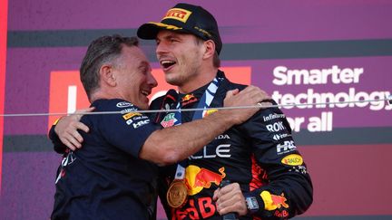 Christian Horner (à gauche) et Max Verstappen lors du Grand Prix du Japon, à Suzuka, le 24 septembre 2023. (KOJI ITO / YOMIURI via AFP)