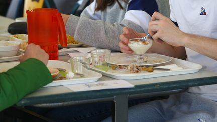 Illustration de cantine scolaire.&nbsp; (VINCENT VOEGTLIN / MAXPPP)