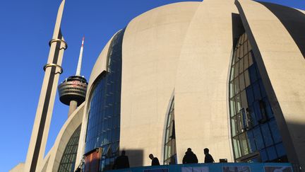 La mosquée centrale de Cologne (Allemagne). (PATRIK STOLLARZ / AFP)