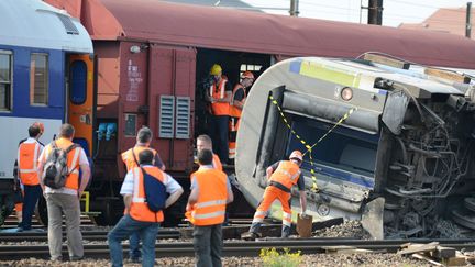 &nbsp; (Deux ans après la catastrophe du déraillement d'un train Paris-Limoges en gare de Brétigny, des rénovations ont été faites mais l'enquête se poursuit © MAXPPP)