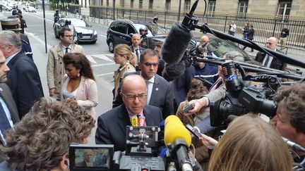 Bernard Cazeneuve, alors ministre de l'Intérieur, à Paris le 21 juin 2016 (JULIEN LANGLET / FRANCE-INFO)