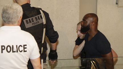 Le rappeur&nbsp;Kaaris&nbsp;au tribunal de Créteil (Val-de-Marne), le 3 août 2018. (GEOFFROY VAN DER HASSELT / AFP)