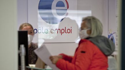 Une agence Pôle emploi à Gap (Hautes-Alpes), le 14 mars 2022. (THIBAUT DURAND / HANS LUCAS / AFP)