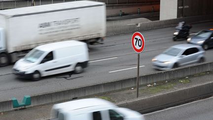 Un panneau de limitation de vitesse à 70 km/h sur le périphérique parisien en janvier 2014 (PFG/SIPA)