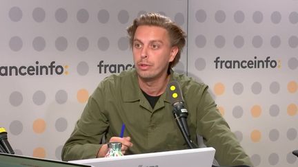 Victor Castanet, journaliste indépendant, auteur du livre-enquête "Les Ogres" (éditions Flammarion) qui révèle des dérives des crèches privées, le 3 octobre 2024 sur franceinfo. (FRANCEINFO / RADIO FRANCE)