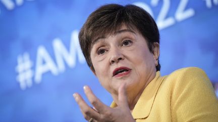 La directrice général du FMI, Kristalina Georgieva, s'exprime depuis le siège de l'institution, à Washington (Etats-Unis), le 10 octobre 2022. (DREW ANGERER / GETTY IMAGES NORTH AMERICA / AFP)