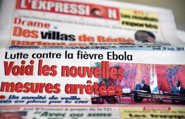 Ebola à la Une de la presse ivoirienne (ici en août 2014).  (Issouf Sanogo/AFP)