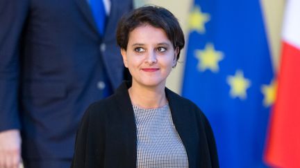 La ministre de l'Education,&nbsp;Najat Vallaud-Belkacem, le 18 novembre 2016 à Paris, à la sortie du conseil des ministres à l'Elysée. (CITIZENSIDE / YANN BOHAC / AFP)