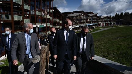 Le Premier ministre, Jean Castex, à la station de ski des Arcs (Savoie), jeudi 27 mai. (JEFF PACHOUD / AFP)