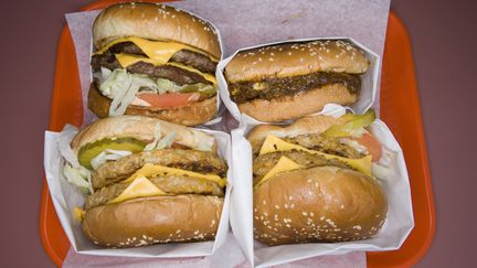 Nuggets, poulet grill&eacute;, boissons fra&icirc;ches&hellip;&nbsp;D'anciens employ&eacute;s de fast-foods&nbsp;ont partag&eacute; leurs (mauvaises) exp&eacute;riences sur le site Reddit. (SIAN KENNEDY / GETTY IMAGES)